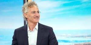 Alex Karp rings the alarm for salespeople, saying Palantir's teams crushed earnings with a 'miniscule and shrinking' head count